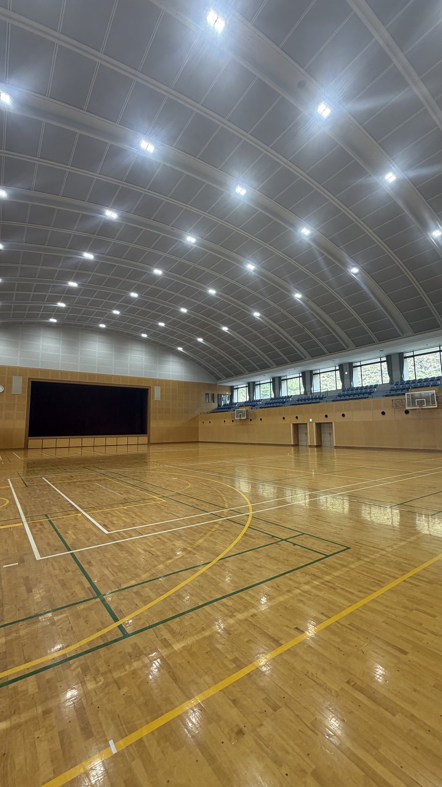 開場前の体育館